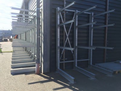 Konsollhyller, levering, montering 4